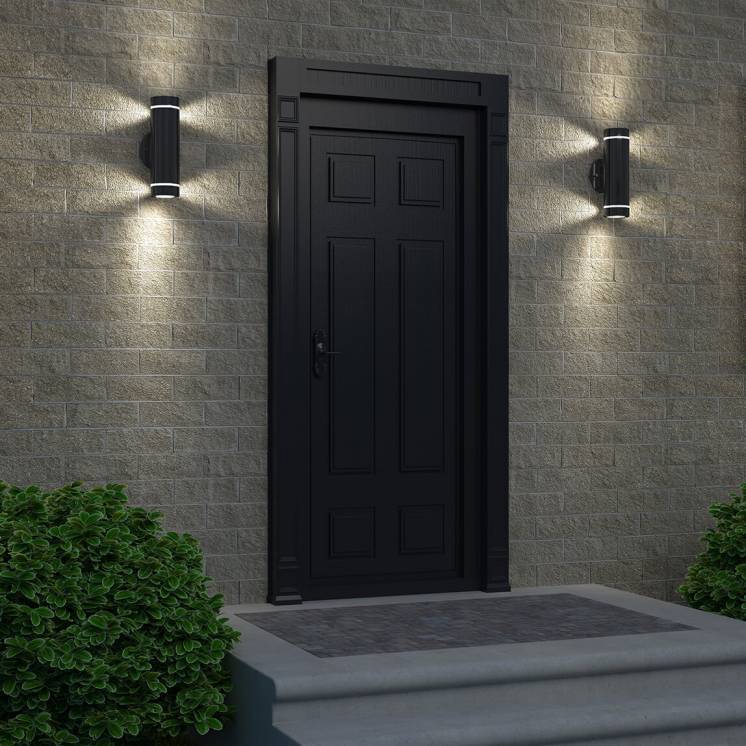 C7 Black Outdoor Wall Light