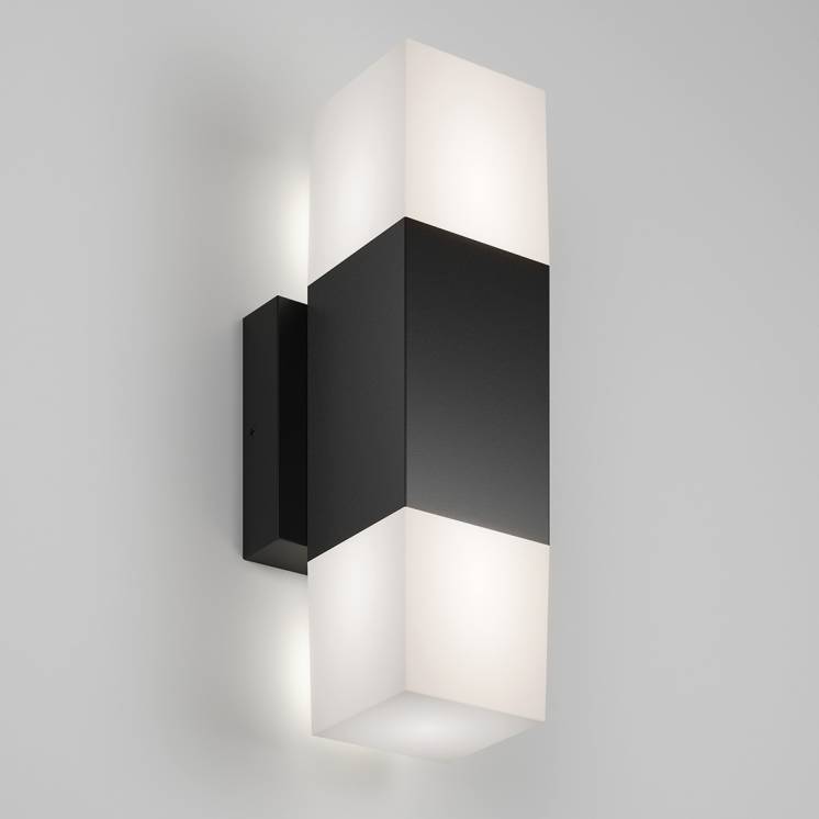 Lennox Integrated LED Outdoor Light 3CCT Black