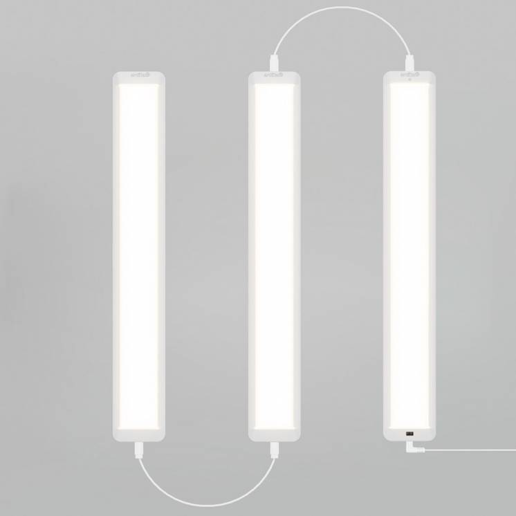 Maestro under cabinet hardwire and plug in 3CCT